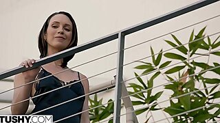 Horny Babe Gapes For Her Brother In Law