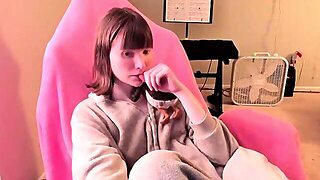 Amateur Teen With Huge Dildo Masturbating On Webcam