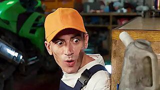 Brazzers: Big Ass Bubble Butt Action In The Garage