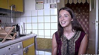 Ersties∷ Amateur Girl Fingers Her Wet Pussy