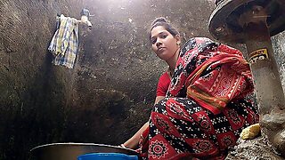 Desi Indian Bihari Wife Having Bath And Saree Remove Boob Show In Birth Room