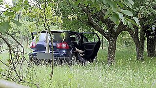 Ce Voyeur Lui Plait, Elle Fait L Amour Avec Lui Dans Sa Voiture. Sexe Et Voyeurisme.