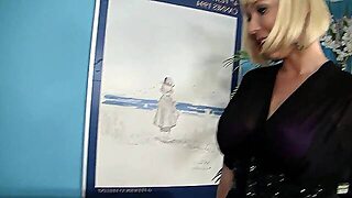 Big Booty Cougar Mature Step-Mom Seduce His Classmate To Fuck While Waiting For Him