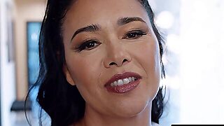 Up Close - Gorgeous Horny Milf Dana Vespoli Challenges Herself With Isiah Maxwells Huge Shaft!