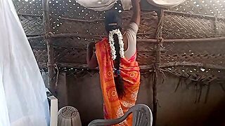 Comendo cu da namorada sem dó - Tamil Housewife Big Boobs Show In Village House
